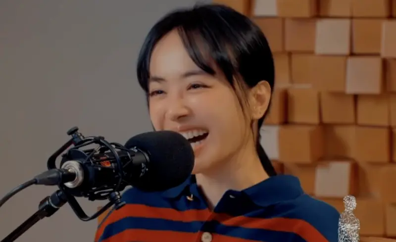 ▲蔡依林時隔6年推出新專輯後，無預警開設Podcast《Pleasure Talks》，不只分享專輯製作祕辛，還跟ChatGPT的AI助理大聊，在要求對方打給火星人布魯諾，慘遭拒絕後，還直接笑出豬叫聲。（圖／IG@jolin_cai）