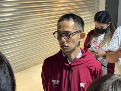 ▲樂天桃猿領隊牧野幸輝今（8）日賽前特別對外針對近期事端作出解釋，除了向選手、教練團以及擔心的球迷，還有吃到食物的隊職員慎重地表達歉意之外，也強調球團最重視球員飲食營養，並虛心接受各方指導。（圖／記者林子翔攝）