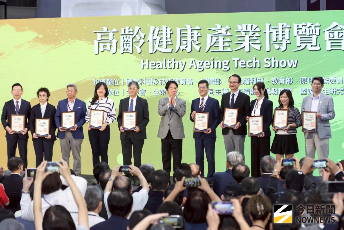 ▲台灣邁入超高齡社會，由生策會、生策中心主辦的第2屆「高齡健康產業博覽會」今（8）日起登場，金融業也積極參與，並提供樂齡金融新解方。（圖／記者朱永強攝）