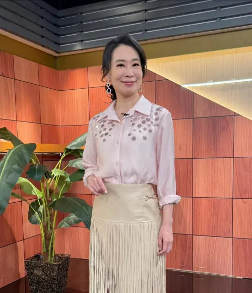 美女主播高文音下班被攻擊！怪男電視台門口埋伏　突襲狂吼還揮拳
