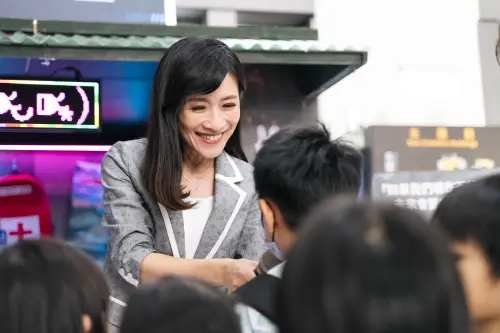 ▲徐韻翔是全台首位擁有ESG企業永續管理師證照的新聞主播。（圖／綠色和平提供）