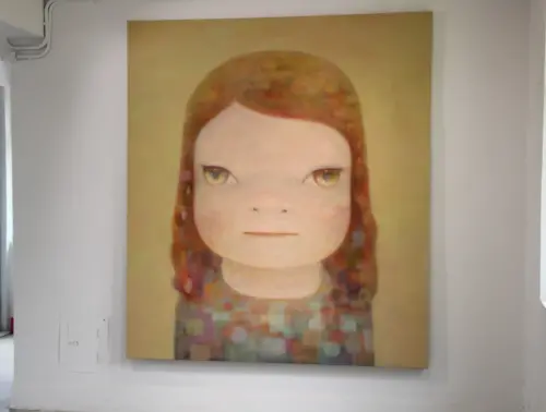 ▲奈良美智為台灣畫的作品《潮濕朦朧的一天》（如圖）今年6月到9月在金瓜石展出。（圖／記者鍾泓良攝影）