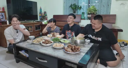 ▲大蛇丸、胡椒、羅時豐（圖／《大牛比較攬》提供）