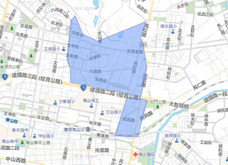 ▲高雄鳳山區經武路建國路前400mmPVCP自來水管線突然漏水，約6500戶受影響。（圖／自來水公司）