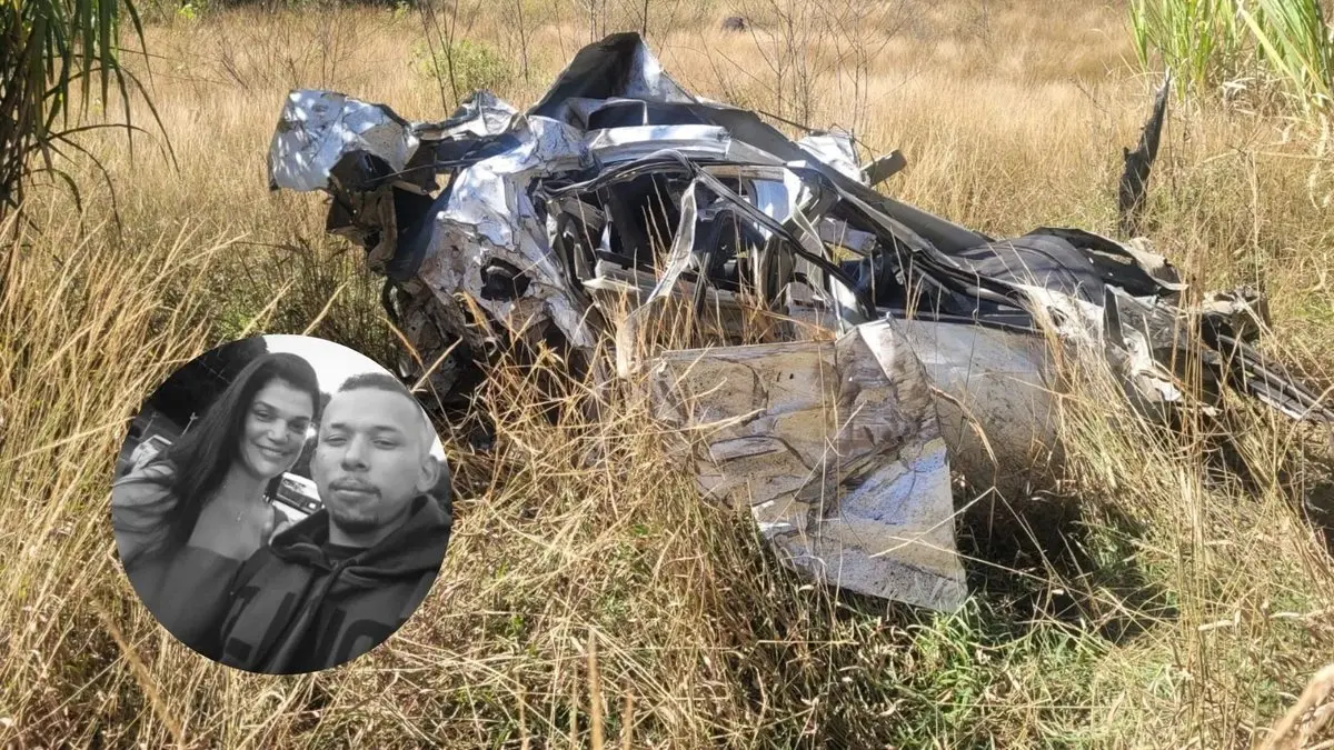 ▲巴西一對情侶開車到懸崖，並在車內親熱，但因為太激烈導致車輛摔下400公尺懸崖，赤身裸體的兩人當場死亡、車輛全毀。（圖／翻攝自Ｘ／@AGazetaES）