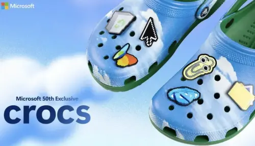 ▲微軟50週年推出Crocs紀念鞋，專屬的扣飾有滿滿的品牌精神。（圖／翻攝網路）