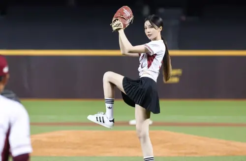 中職／李元玲受樂天桃猿邀約！解鎖大巨蛋談彈鋼琴成就　自評80分
