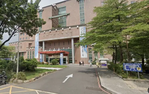 傳外遇高醫大董座！小港醫院發4點聲明：副院長捲不倫戀身心重創
