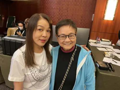 ▲ 陳加玲淡出幕前後，傳投資成功、身家破億，前年曾在公開場合和資深媒體人汪曼玲合照，近況曝光。（圖／摘自FB 汪曼玲《快拍.曼鏡頭》）