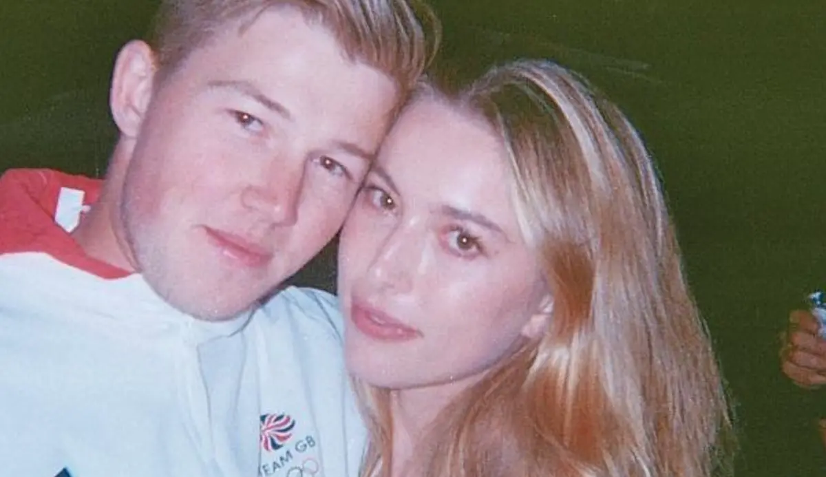 ▲賈伯斯小女兒伊芙賈伯斯（右）上月底出嫁，奢華婚禮花費超過新台幣2億元，但現場賓客禁用手機，唯一一張絕美婚紗照是伊芙賈伯斯自己曝光的。（圖／伊芙賈伯斯IG@evejobs）