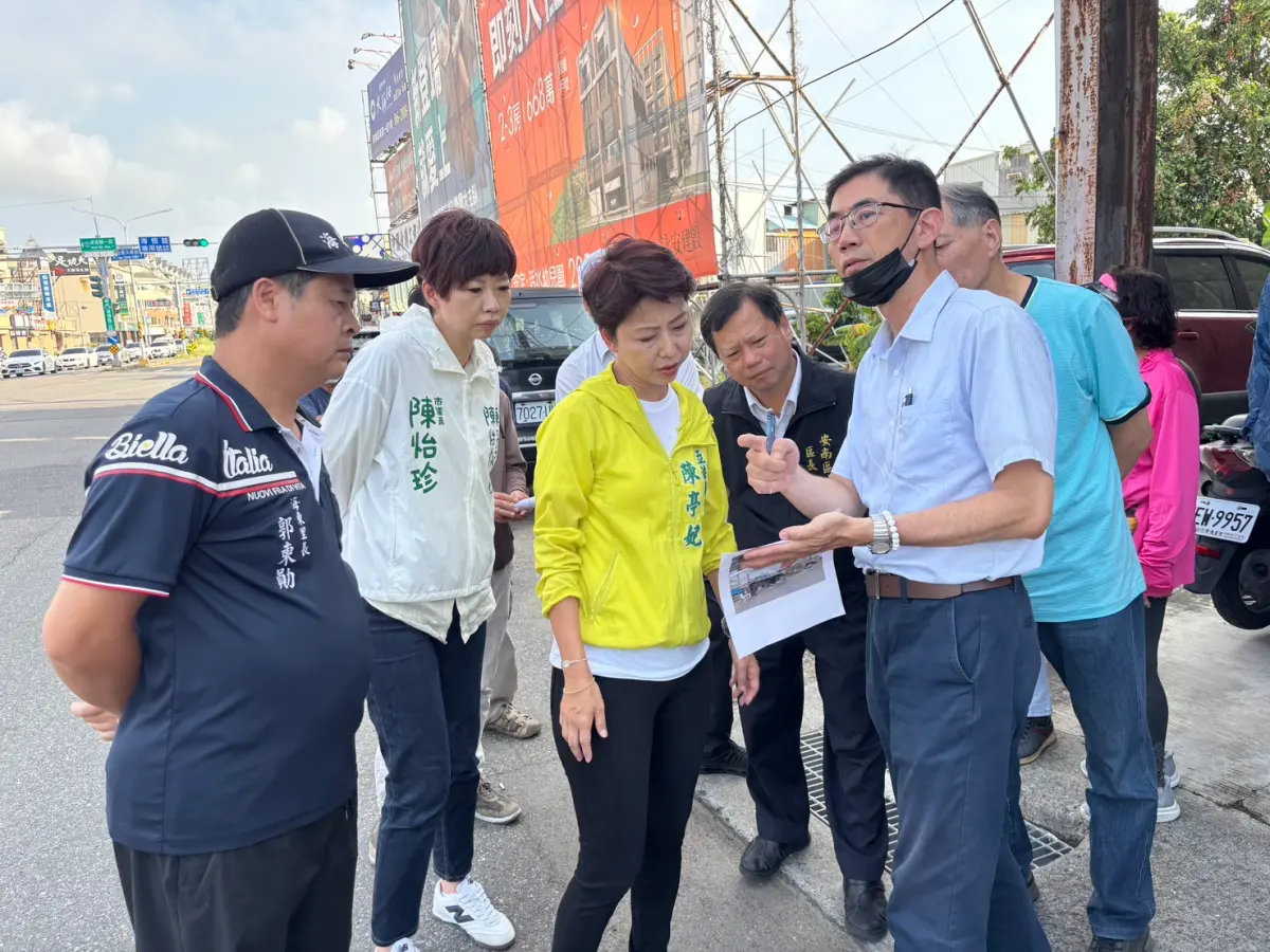 ▲安吉路海佃路交叉路口逢雨必淹　陳亭妃提議調整排水方向整治水患（圖／陳亭妃辦公室提供）