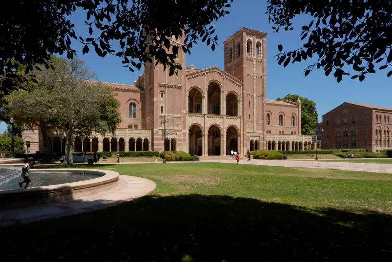 ▲一名男子借閱加州大學圖書館的中國古籍、手稿後掉包，並運回中國。（圖／美聯社／達志影像）
