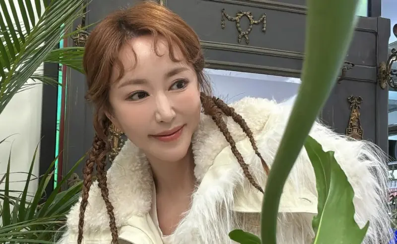 ▲元祖女偶像S.E.S出身Shoo曾在2018年因賭博欠下巨額債務，而遭到判刑，近日，Shoo與丈夫現身首談賭博醜聞，還一度因還不出錢試圖輕生，丈夫也提到這件事，透露當時背著妻子狂奔到醫院，讓Shoo直接忍不住爆哭。（圖／IG@shoodesu）