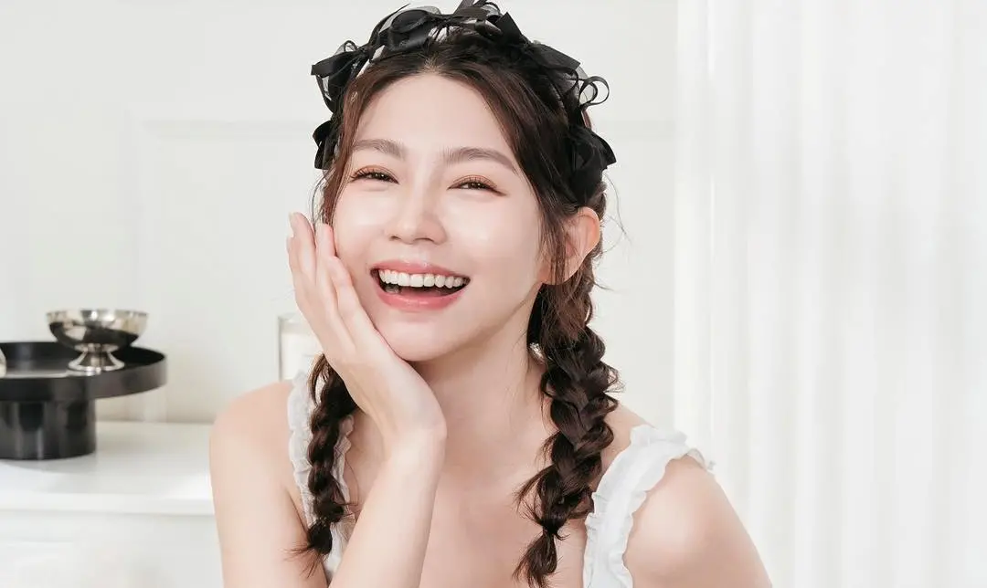 ▲曾智希昨（9）日受訪時透露備孕中斷原因，她表示在2月與陳志強婚禮結束後，身體頻出狀況，還患上皮蛇，讓她只能忍痛延期二度人工受孕的計畫。（圖／曾智希 Simba FB）