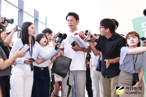 只有柯文哲能喊卡！黃國昌拍板執行2年條款
