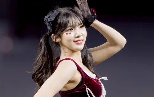 廉世彬站大巨蛋超慌！緊張表情上大螢幕　互動Nikki甜笑被捕捉
