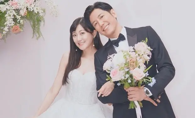 林逸欣因爸腳不方便手作閃亮魔杖！父女牽手進場婚禮 畫面超催淚