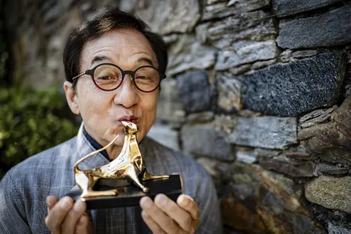 成龍盧卡諾影展獲榮譽金豹獎！放話：71歲還能打　歐美影迷瘋狂
