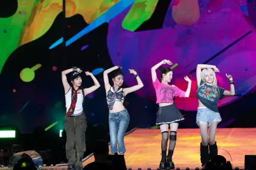 台中拼盤4正妹突出現！BLACKPINK《Lovesick Girls》一下萬人看呆
