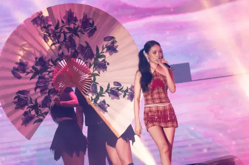 ▲宣美一連帶來《Siren》、《Heroine》、《24 Hours》、《Gashina》金曲，她也直呼能演唱給大家聽，很幸福。（圖／讀者提供）