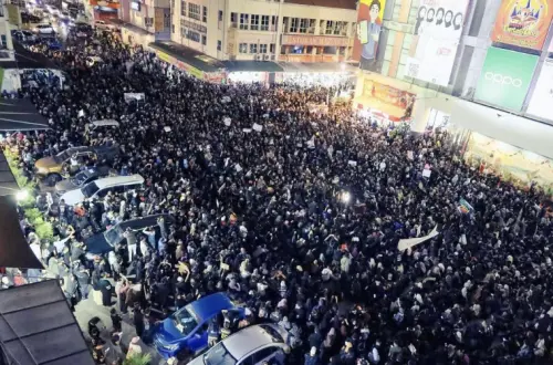 沙巴13歲女學生疑遭霸凌墜樓亡　數千民眾上街籲徹查涉案權貴子女
