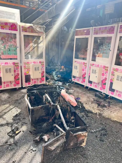 ▲台中男辯稱是點蚊香才會不慎造成娃娃機台毀損。（圖／民眾提供）