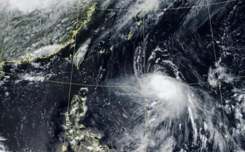 ▲楊柳颱風的北側是垂直風切強、不離颱風發展的環境，海面上幾乎沒有雲系在整合。（圖／中央氣象署cwa.gov.tw）