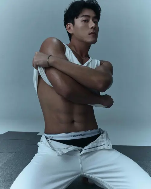 ▲李程彬最新形象照( 圖片提供：東旭九翔娛樂).