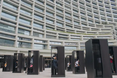 ▲「Memory & Music」以音樂為線索，牽引觀眾重返過往的片刻。多年後仍有人提起那場展覽，讓陳韻竹相信，設計的觸動可以悄然發生。（圖／臺北文創提供）