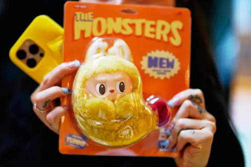 影／竊賊也瘋「搶」！美潮玩店遭闖空門　數十箱Labubu一夜搬空
