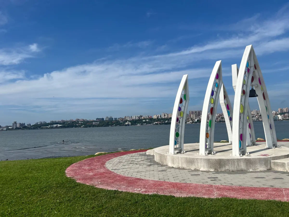 ▲根據交通部觀光署公布的「113年台灣旅遊狀況調查」，去年國人國內旅遊比例高達90.8%，其中全台前十熱門旅遊地出爐，冠軍就是長年霸榜的的淡水八里。（圖／記者賴禹妡攝）