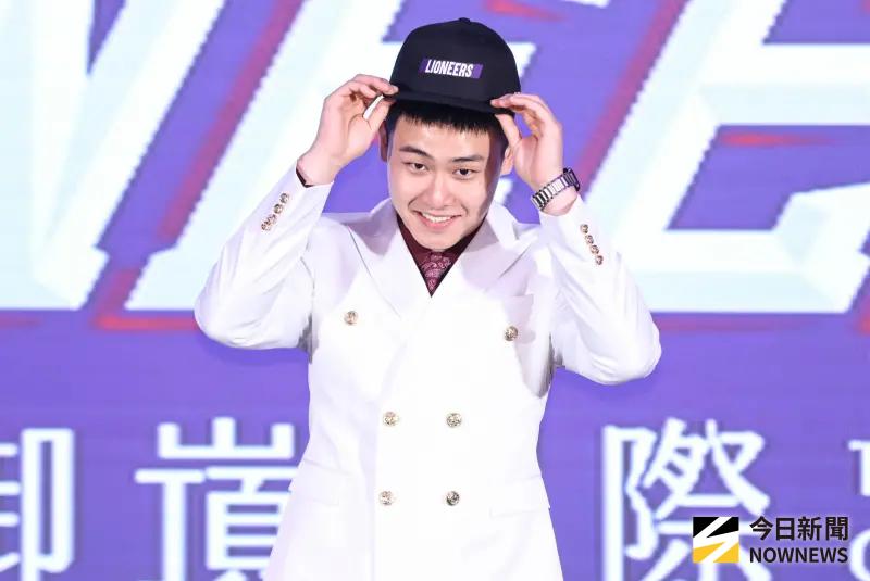 TPBL／狀元劉丞勳曾有挑戰CBA的想法！親曝穿「白西裝」的原因