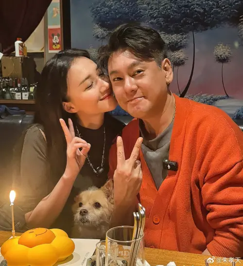 ▲朱孝天（右）與韓雯雯（左）已經結婚9年。（圖／翻攝自朱孝天微博）