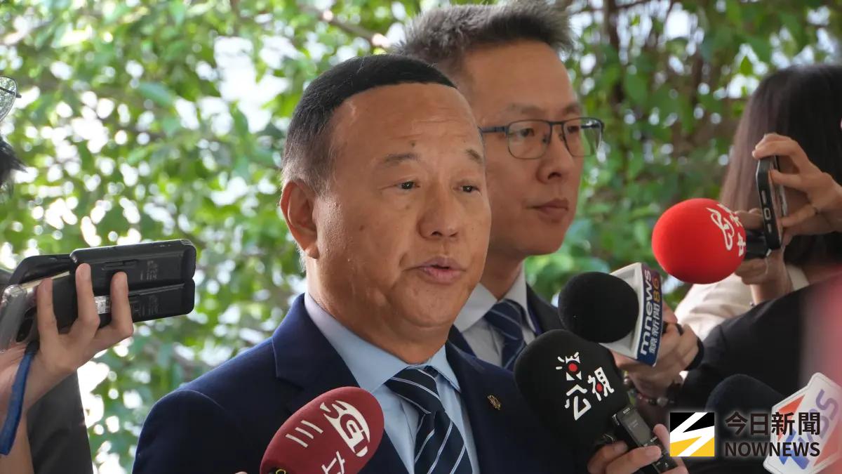 ▲國防部副部長柏鴻輝出席立院院會前受訪。（圖／記者呂炯昌攝）