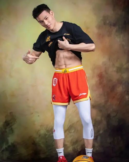 ▲林秉聖（如圖）與蔡尚樺緋聞傳2年，始終沒有認愛。（圖／翻攝自林秉聖IG@nelson_12.26）