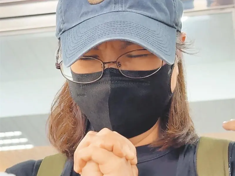 ▲謝宜容昨（11日）庭後上演「消失術」，在北律人員陪同下特權走公務通道避媒體。北律表示將依相關規定進行懲處。（圖／資料照）