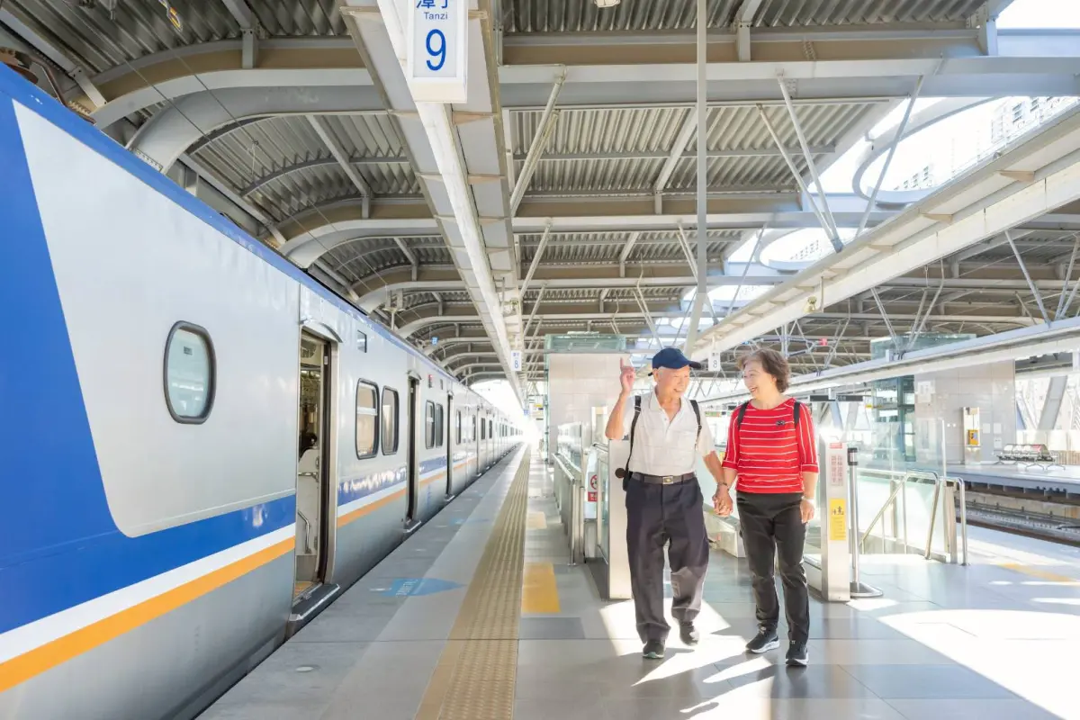 ▲中市敬老愛心卡搭乘火車，單趟補助調高至45元(圖／社會局提供2025.8.12)