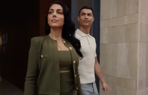 ▲喬治娜（左）和Ｃ羅（右）的生活已經密不可分，兩人還曾經合體拍廣告。（圖／摘自 IG @georginagio）