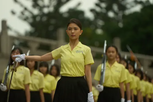 ▲鄭芯恩將於8月29日帶來全新電影《進行曲》。在片中，她飾演景美女中儀隊隊長 「舒卉」。（圖／電影《進行曲》提供）