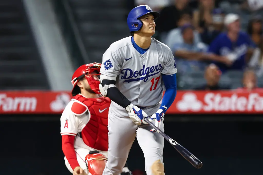 ▲MLB美國職業棒球大聯盟（Major League Baseball）洛杉磯道奇（Los Angeles Dodgers）二刀流球星大谷翔平，以第一棒、指定打擊先發出賽。前4打席雖未敲安，但在第5打席展現強大火力，擊出本季第43號全壘打，這是他本季第2次連續4場開轟。（圖／美聯社／達志影像）