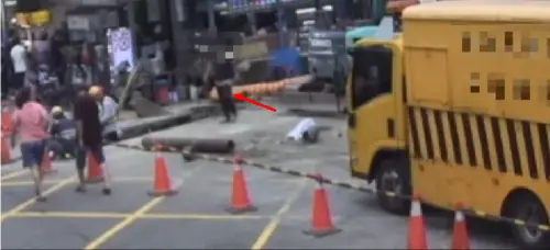 好想當議助！三重男自製背心　假冒身分多次現身工地遭裁罰
