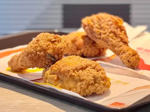 ▲麥當勞「雙雞99元」，免券爽吃2件勁辣雞腿堡、2件麥脆雞腿都百元有找。（圖／麥當勞提供）