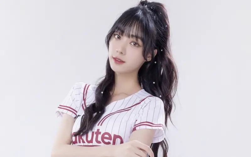 ▲樂天桃猿啦啦隊女神嘎琳（胡佳琳，如圖）近日被捕捉正在拍攝新廣告，然而她全場跟男主角黃信赫完全沒互動，皆由替身上場完成。（圖／嘎琳IG@54lin._.a）