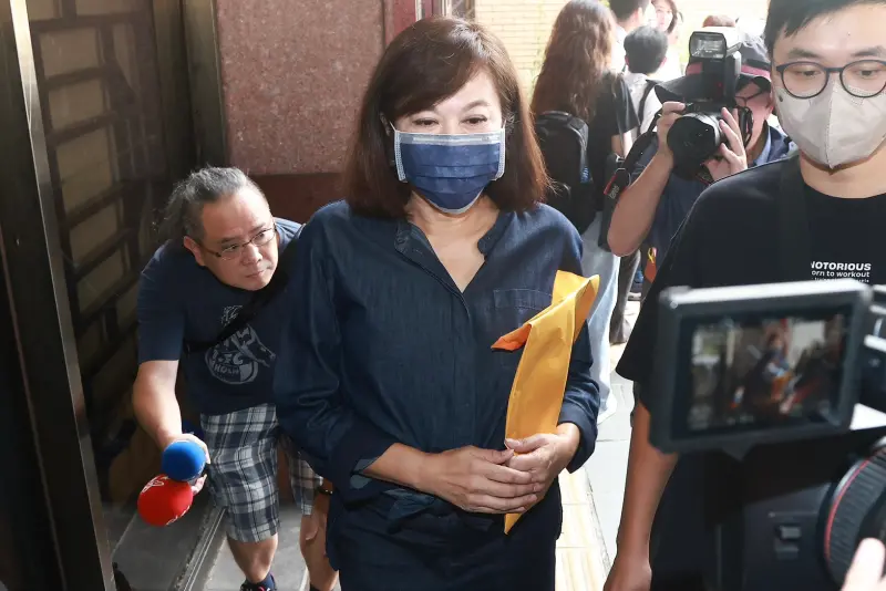 ▲曾為柯文哲募款的基隆市副市長邱佩琳，到台北地方法院出庭作證。（圖／記者葉政勳攝）