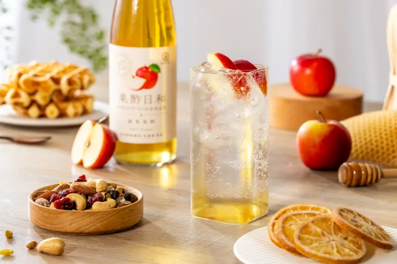 ▲「醇翠禮盒」最大亮點是搭配人氣飆升的「果酢日和」系列，有不同搭配組合。（圖／業者提供）