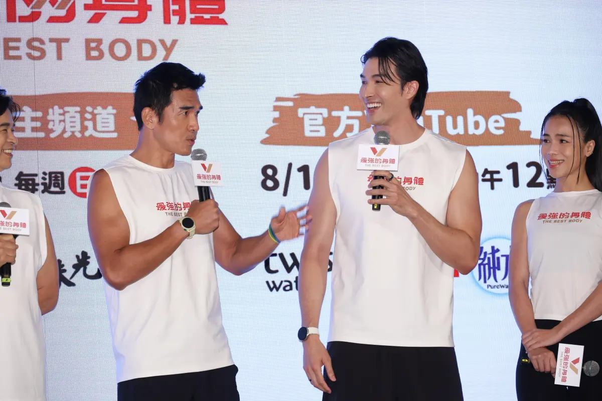 ▲楊一展（左一）、錦榮（中）等人參與全新健身實境節目，在今（12）日前舉辦的記者會上，眾人分享了錄影時的辛酸血淚，其中楊一展透露自己已深陷三鐵的魅力，而錦榮則幽默自嘲在節目中一度「爬不起來」，話題性十足。（圖／記者陳明安攝影）