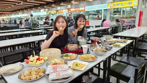 ▲士林夜市地下美食街規劃35間攤商進駐，民眾逛之前可以先到此享用美食，再去逛夜市消化，買宵夜回家吃！（圖/台北市政府提供）