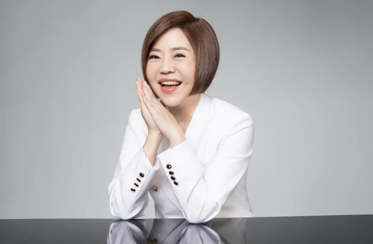 ▲于美人很開心自己喜愛的新北市新店山東小館登上今年度米其林必比登的名單，透露這家店除了水餃、蒸餃好吃，老闆娘也曾在她婚變時很暖心支持她，讓她很感動。（圖／于美人提供）