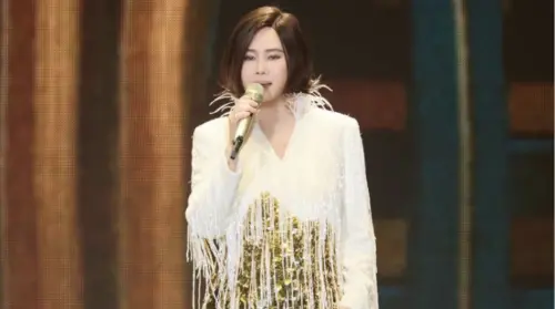 江蕙台北開唱忍淚道歉！罹患A型流感「身體現況曝光」：我不好過
