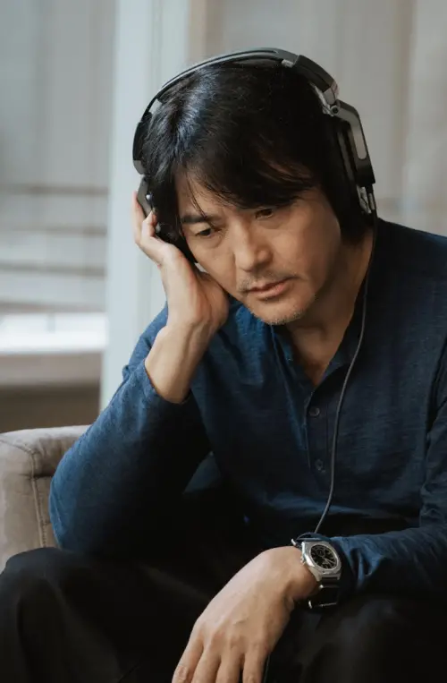 ▲鄭伊健（如圖）在《久別重逢》飾演失意的音樂人，試了5、6個造型，都全力配合，不介意自己在電影中好不好看。（圖／華映娛樂提供）